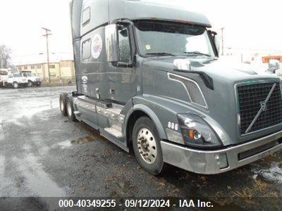  Salvage Volvo Vnl