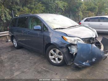  Salvage Toyota Sienna