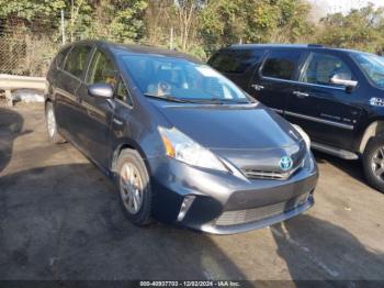  Salvage Toyota Prius v