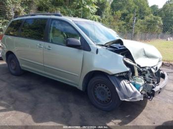  Salvage Toyota Sienna