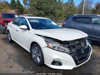  Salvage Nissan Altima