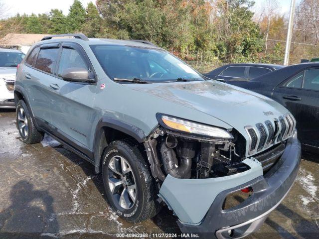  Salvage Jeep Cherokee