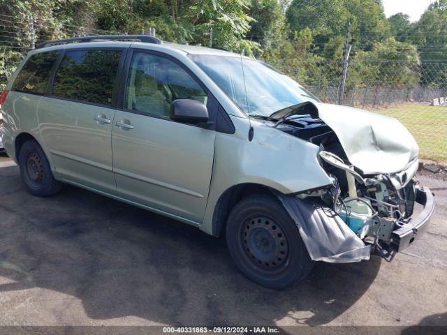  Salvage Toyota Sienna