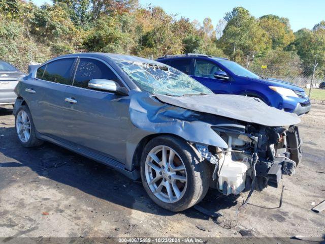  Salvage Nissan Maxima