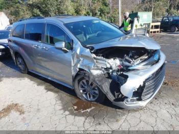  Salvage Toyota Sienna