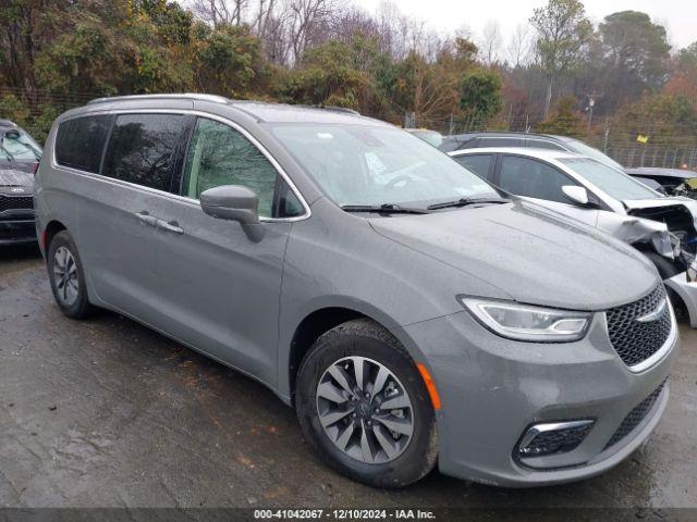  Salvage Chrysler Pacifica