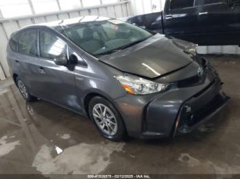  Salvage Toyota Prius v