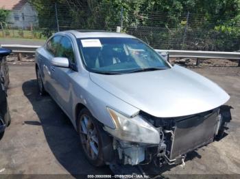  Salvage Nissan Maxima