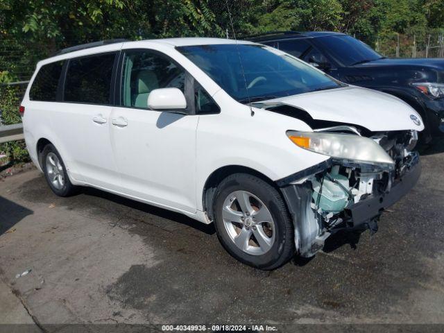  Salvage Toyota Sienna