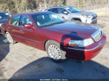  Salvage Lincoln Towncar