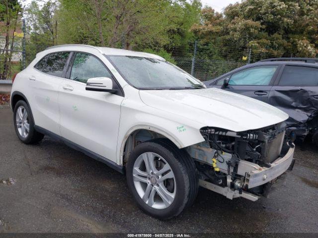  Salvage Mercedes-Benz GLA