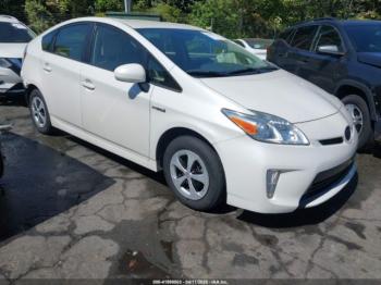  Salvage Toyota Prius