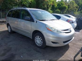  Salvage Toyota Sienna