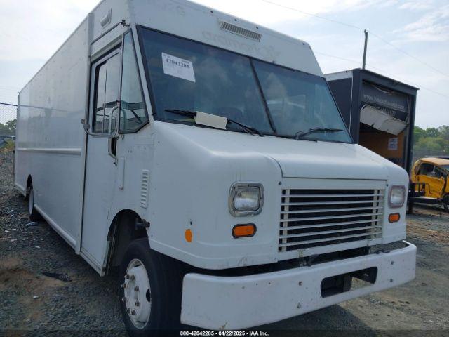  Salvage Freightliner Chassis