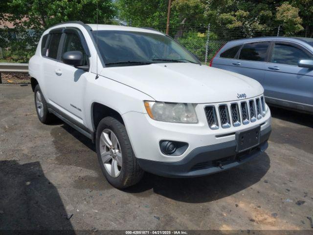  Salvage Jeep Compass