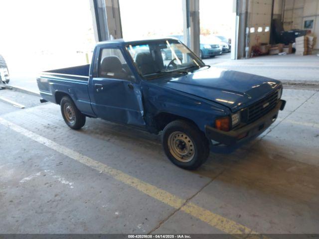  Salvage Toyota Pickup
