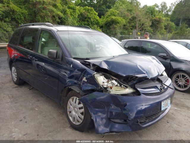  Salvage Toyota Sienna