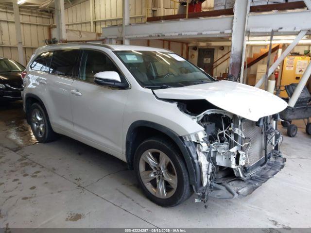  Salvage Toyota Highlander