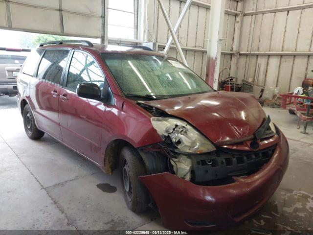  Salvage Toyota Sienna