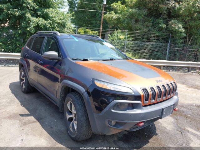  Salvage Jeep Cherokee