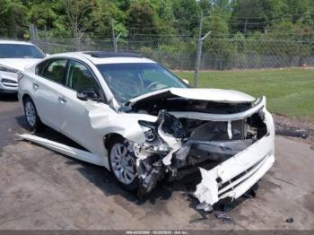  Salvage Nissan Altima