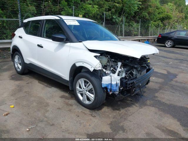  Salvage Nissan Kicks