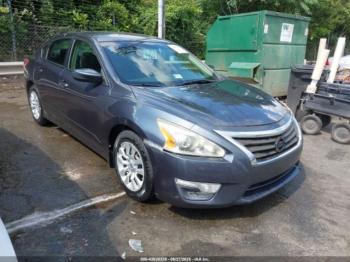 Salvage Nissan Altima