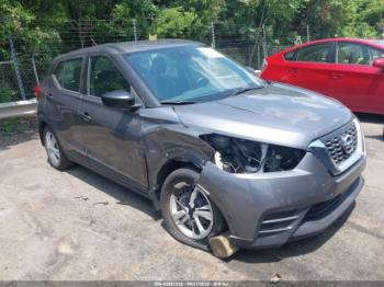  Salvage Nissan Kicks