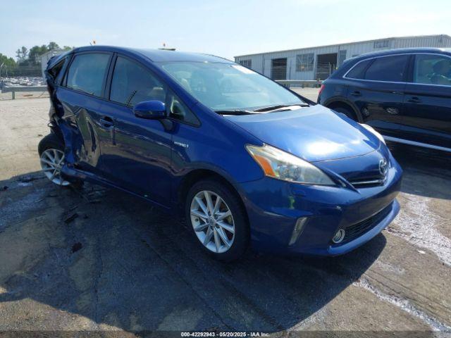  Salvage Toyota Prius v