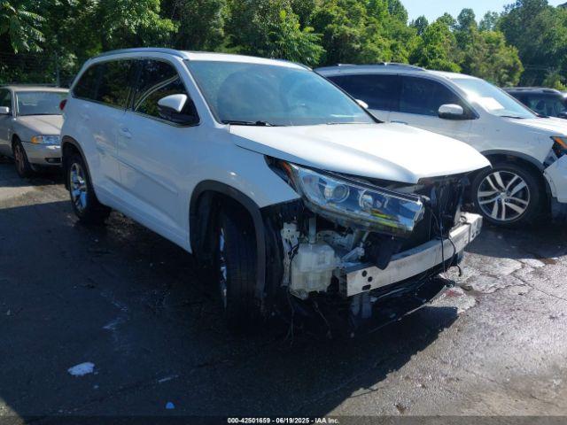  Salvage Toyota Highlander