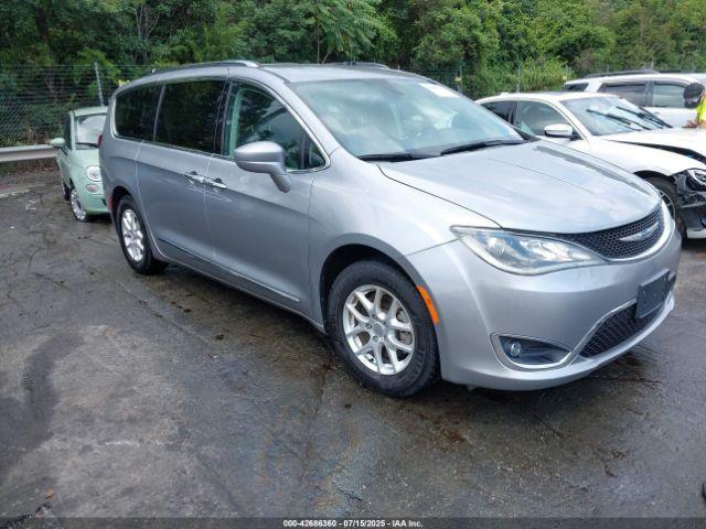  Salvage Chrysler Pacifica