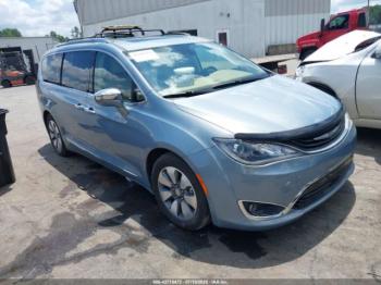  Salvage Chrysler Pacifica
