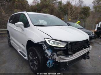  Salvage Chrysler Pacifica