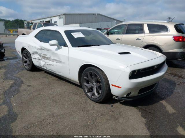  Salvage Dodge Challenger
