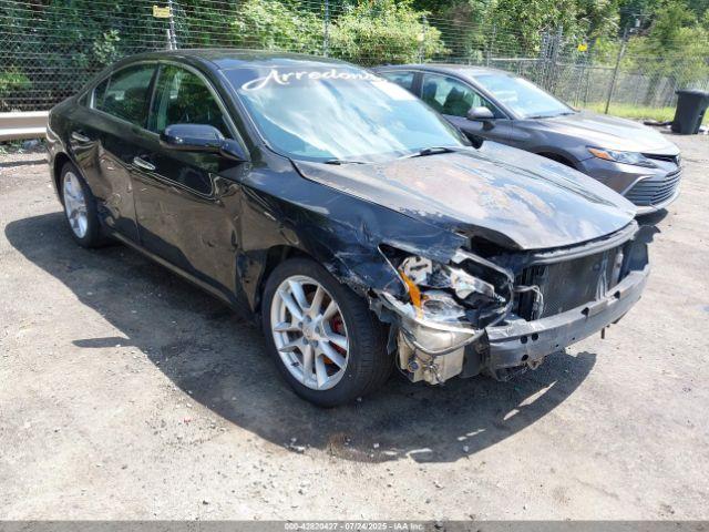  Salvage Nissan Maxima