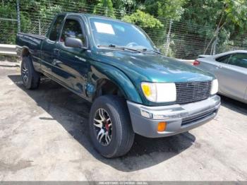  Salvage Toyota Tacoma