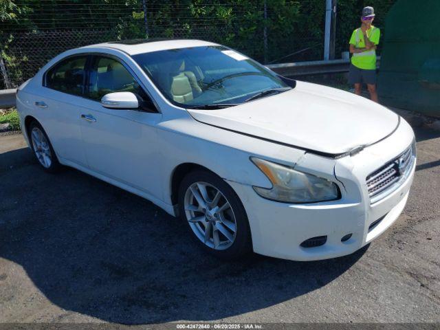 Salvage Nissan Maxima