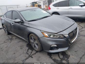  Salvage Nissan Altima