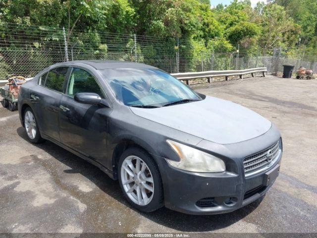  Salvage Nissan Maxima