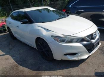  Salvage Nissan Maxima