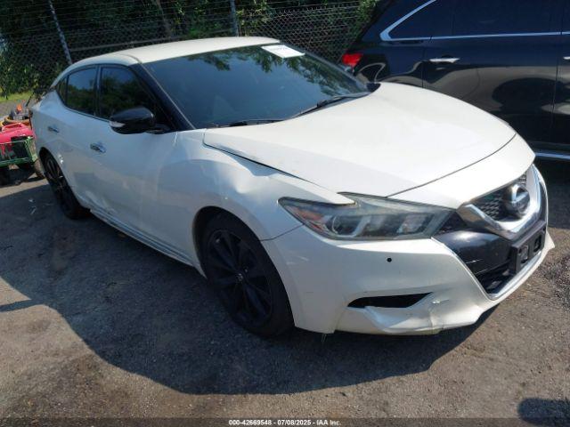  Salvage Nissan Maxima