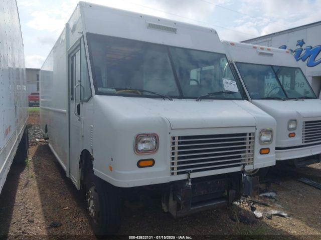  Salvage Freightliner Chassis