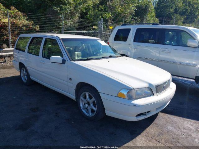  Salvage Volvo V70
