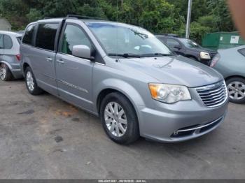  Salvage Chrysler Town & Country