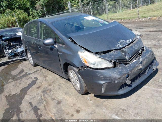  Salvage Toyota Prius v