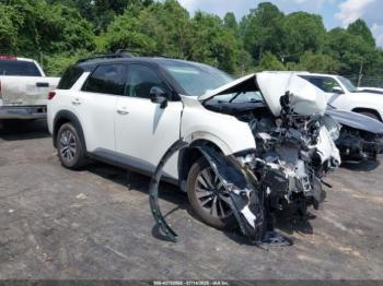  Salvage Nissan Pathfinder