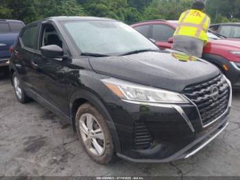  Salvage Nissan Kicks