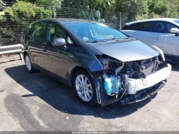  Salvage Toyota Prius v