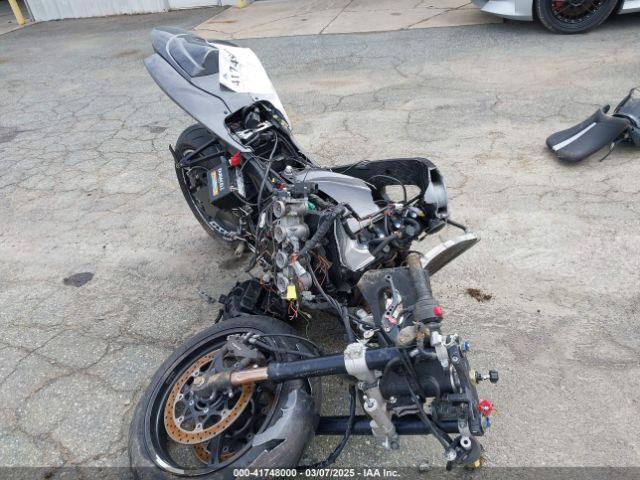  Salvage Suzuki Gsx-r750