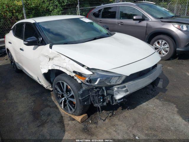  Salvage Nissan Maxima